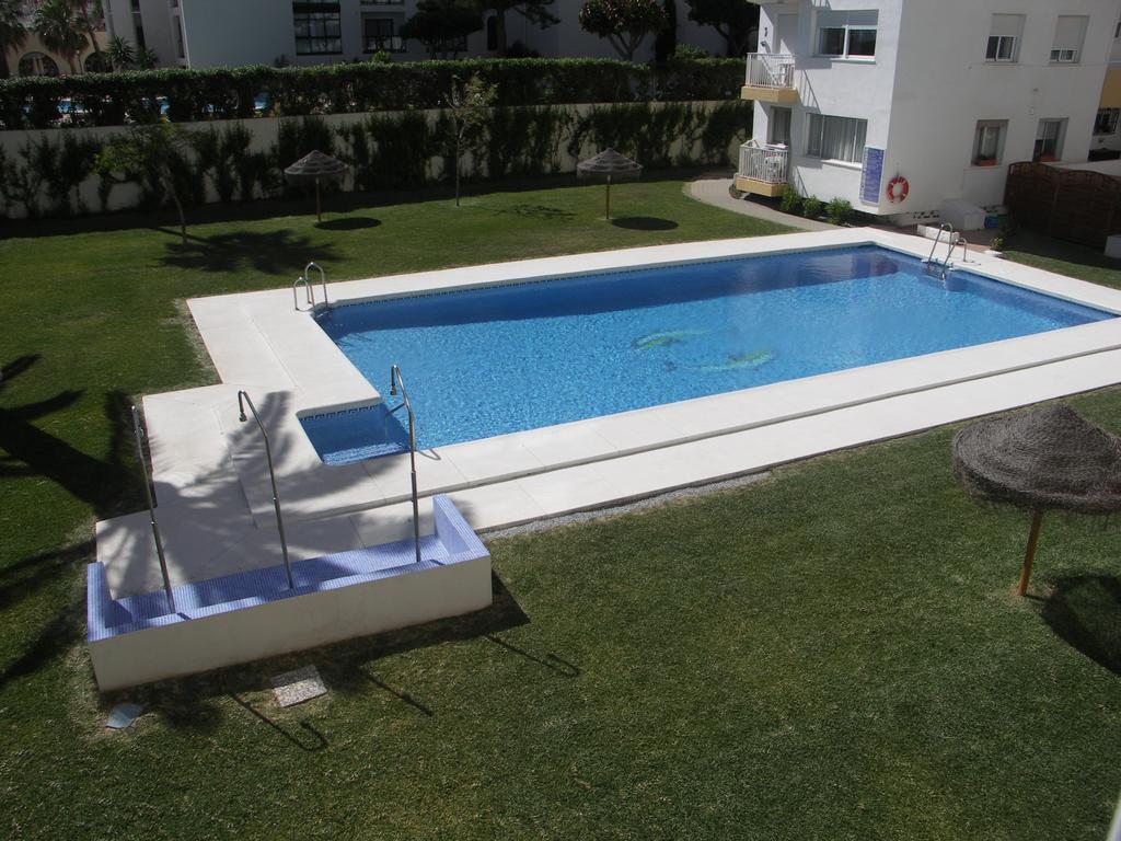 Apartamentos Lual Torrecilla Nerja Chambre photo